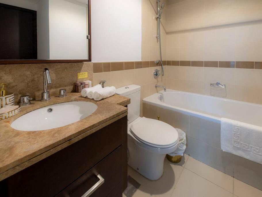 First Class 2Br With Full Burj Khalifa And Fountain View Dubai Exterior foto