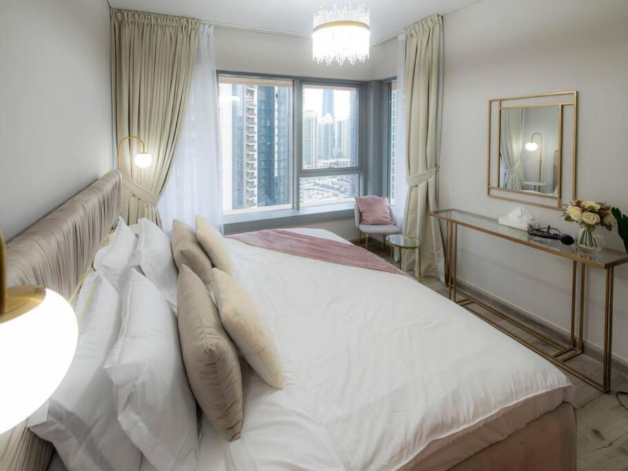 First Class 2Br With Full Burj Khalifa And Fountain View Dubai Exterior foto